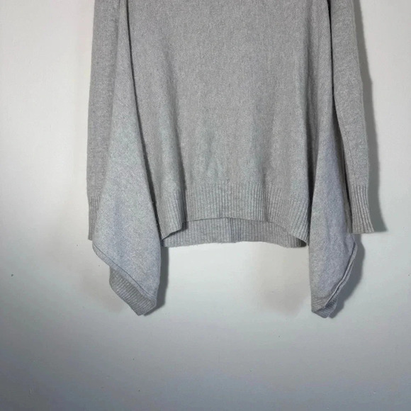 C by Bloomingdale’s 100% 2 ply Cashmere Cowl neck sweater gray size M - Picture 8 of 12